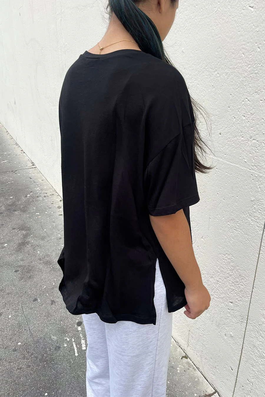 Basic Oversized Round Neck Drop Shoulder Short Sleeve T-Shirt with Side Slit - Image 3